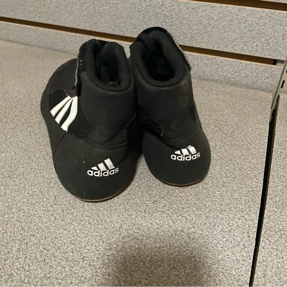 Men’s‎ Size 9 Black And White ADIDAS Wrestling Shoes! Worn A Week!
